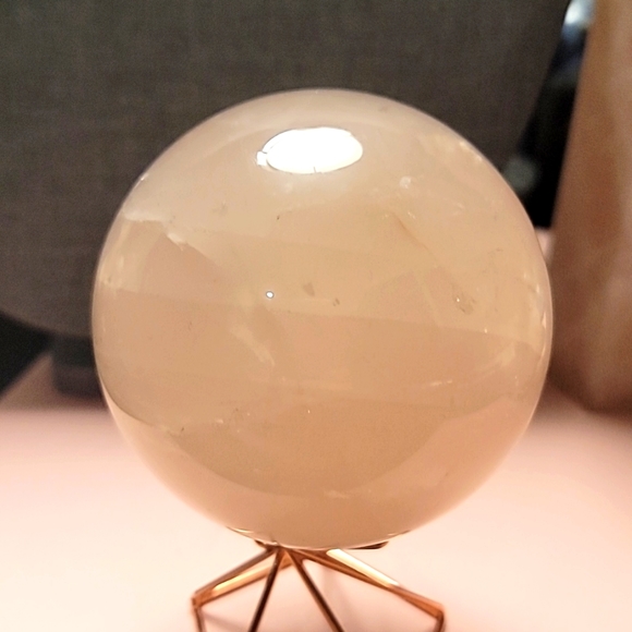 Rose quartz sphere - Picture 3 of 4